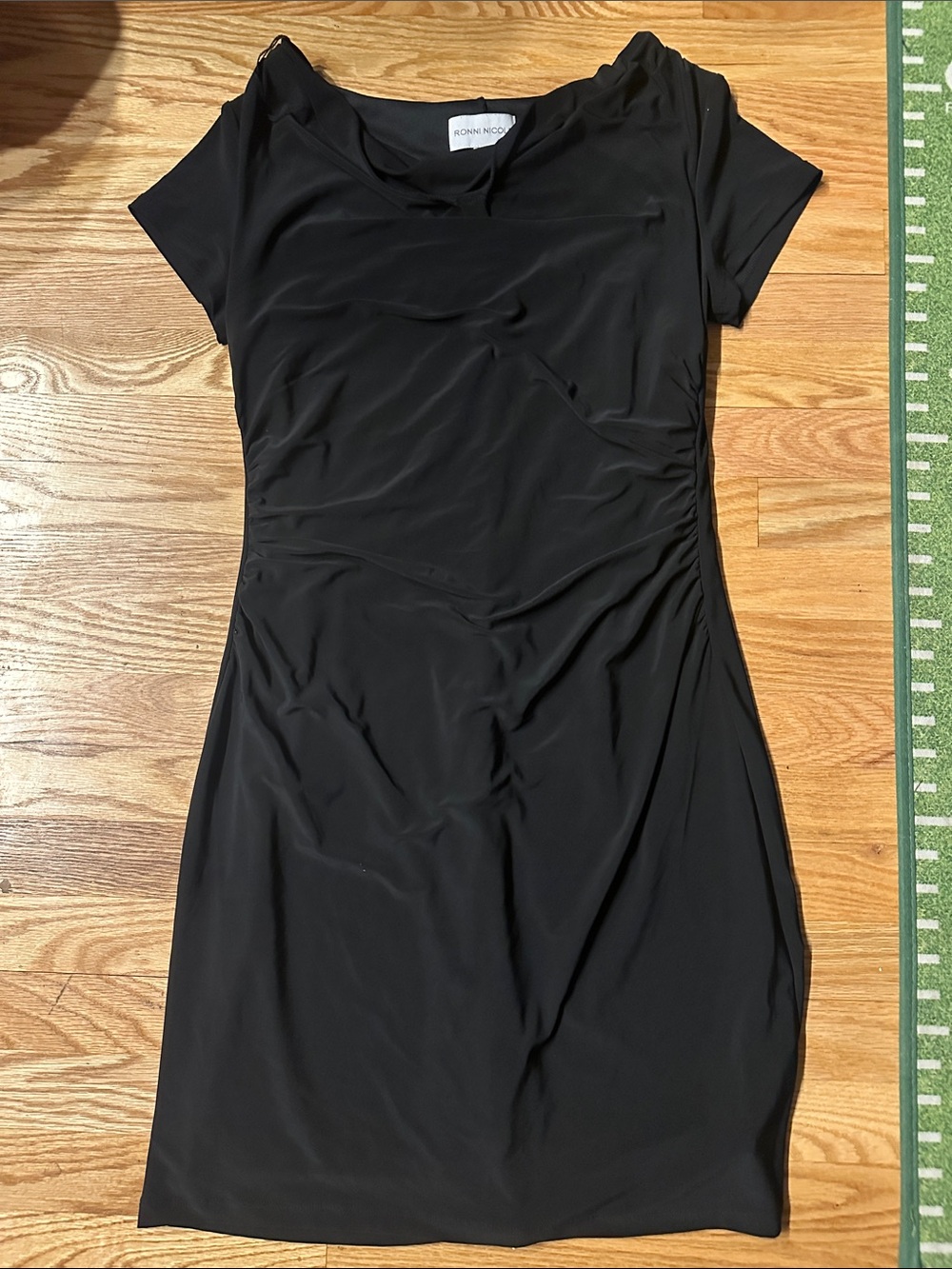 Ronni Nicole Black Ruched Short-Sleeve Midi Sheath Dress